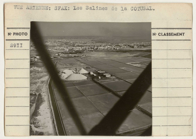 Travaux publics : ressources minières, mines de salines, fer, plomb et phosphates.