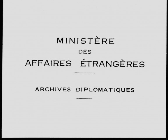 Négociations entre les Alliés avant et après l'entrée en guerre de l'Italie : brouillons et minutes de correspondance, télégrammes, rapports, notes.