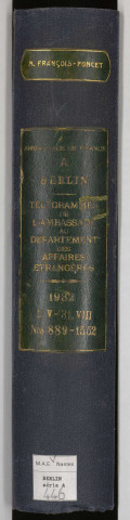 Mai-août 1932.