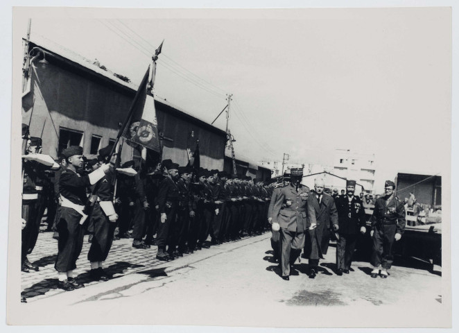 « Arrivée du général Boyer de Latour au CSTT ». (Commandement supérieur des troupes de Tunisie)