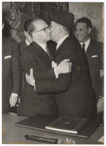 Signature des conventions franco-tunisiennes et nouveau gouvernement tunisien