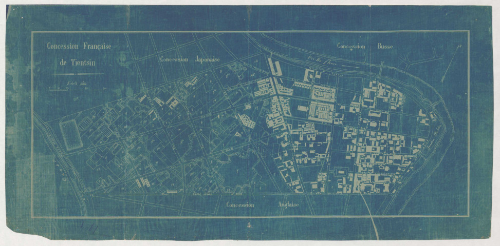 Administration générale
3-1-A-Dossier général : historique, implantation, services municipaux, travaux d'urbanisme (1910-1948). Comprend 7 plans de la concession, un plan de construction de quais, et 18 plans de construction des égouts. Organisation de la concession 3-1-B-Règlement organique de la concession et règlements municipaux (1910-1918)