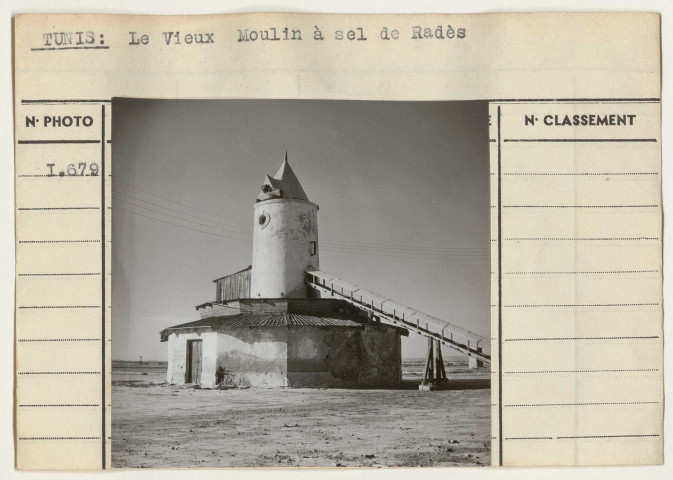 Travaux publics : ressources minières, mines de salines, fer, plomb et phosphates.