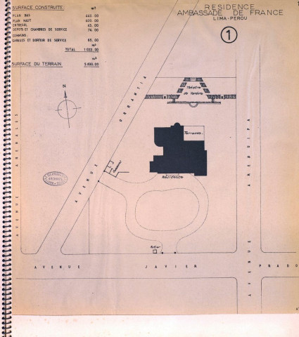 Album de photographies de la résidence de l'ambassade.