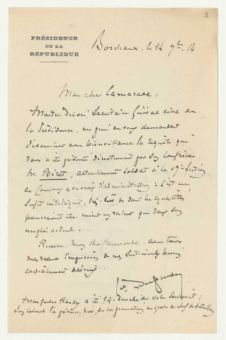 Correspondance particulière adressée au général Gouraud : interventions, félicitations pour sa nomination au grade de général de division, messages de soutien et compassion après sa blessure en janvier 1915, remerciements pour des lettres ou gestes du général (1914-1915). Coupures de presse, 27 septembre et 27 décembre 1914.