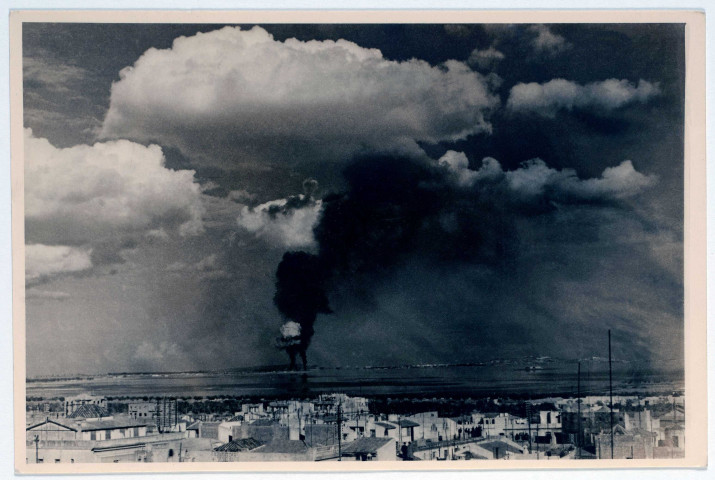 Commémoration de la victoire à Tunis, en présence du général Giraud, (mai 1943)