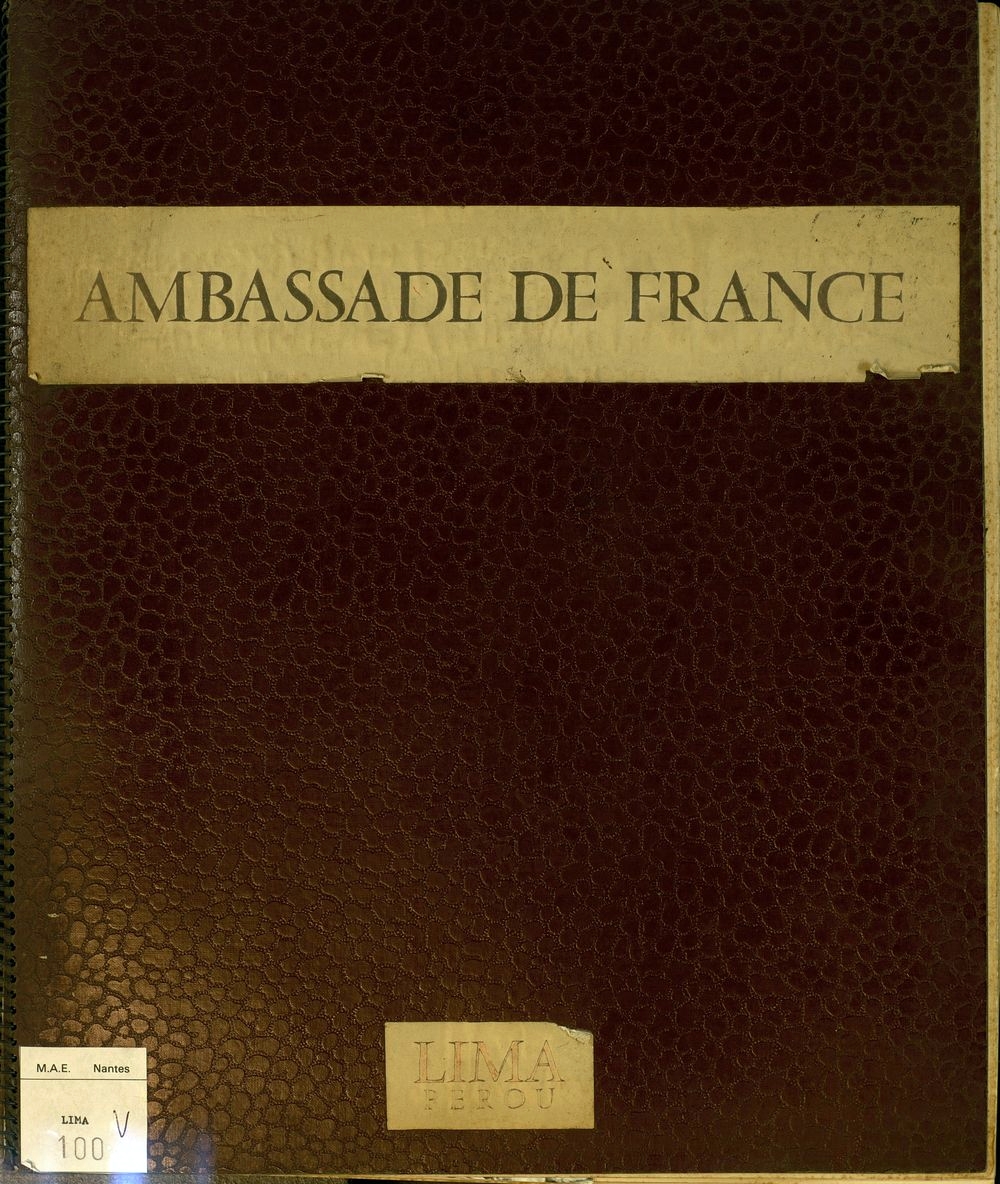 Album de photographies de la résidence de l'ambassade.