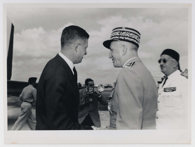 « Visite de M. Chevalier, ministre d'Etat à la Guerre »