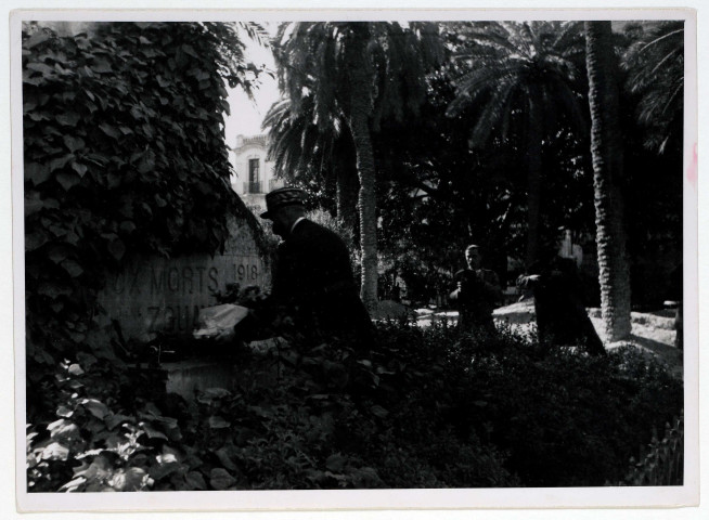 Commémoration de la victoire à Tunis, en présence du général Giraud, (mai 1943)