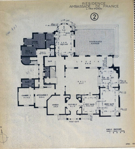 Album de photographies de la résidence de l'ambassade.
