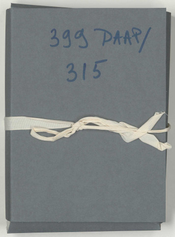 « À travers les mers et les océans vers la France - Débarquement des troupes russes à Marseille le 7 avril 1916 », album de 95 photographies par le colonel Ernest Schultz, bilingue, russe et français. Exemplaire offert au général Gouraud.