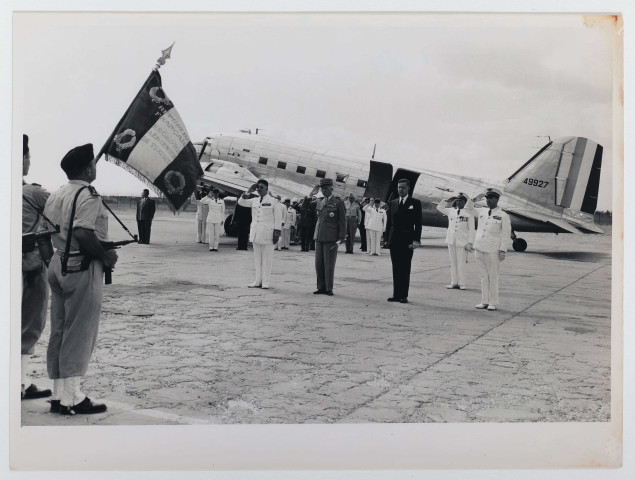 « Visite de M. Chevalier, ministre d'Etat à la Guerre »