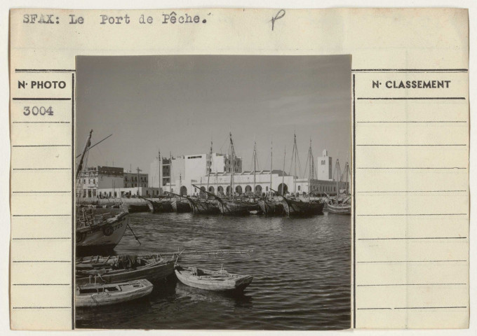 Travaux publics : services maritimes et ports de pêche.