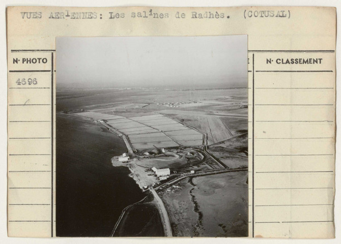 Travaux publics : ressources minières, mines de salines, fer, plomb et phosphates.