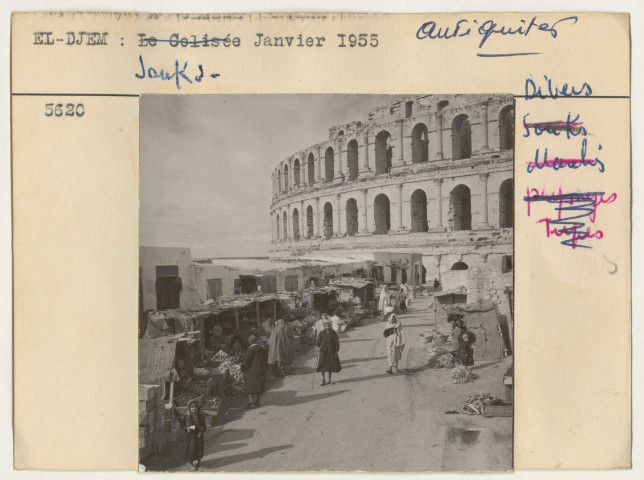 Ruines, domaines et antiquités.