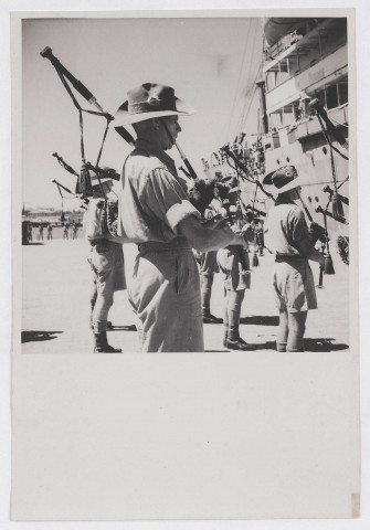 Rapatriement des troupes françaises restées fidèles à Vichy