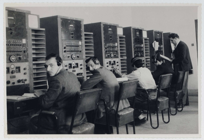 Télécommunications : météo, radio, poste