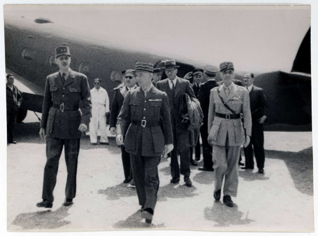 Commémorations de la Libération de la Tunisie, en présence du général de Gaulle (6, 7 et 8 mai 1944)
