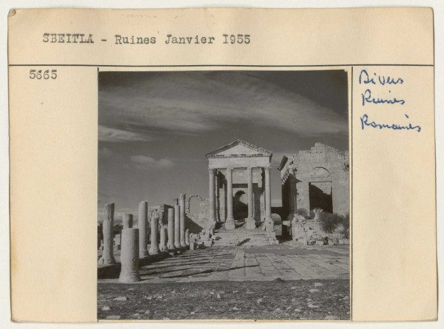 Ruines, domaines et antiquités.